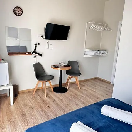Smart Comfort Roomn8 With Balcony Private Bathroom In Location 250m Apartment Limassol