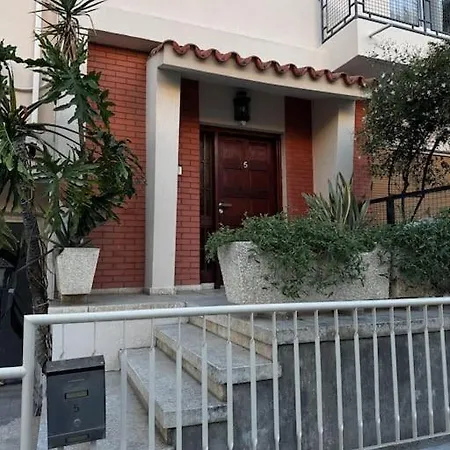 アパート Smart Comfort Roomn8 With Balcony Private Bathroom In Location 250m リマソール