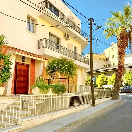 Smart Comfort Roomn8 With Balcony Private Bathroom In Location 250m Apartment Limassol