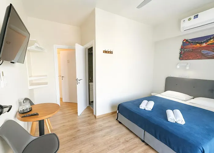 Appartamento Smart Comfort Roomn8 With Balcony Private Bathroom In Location 250m